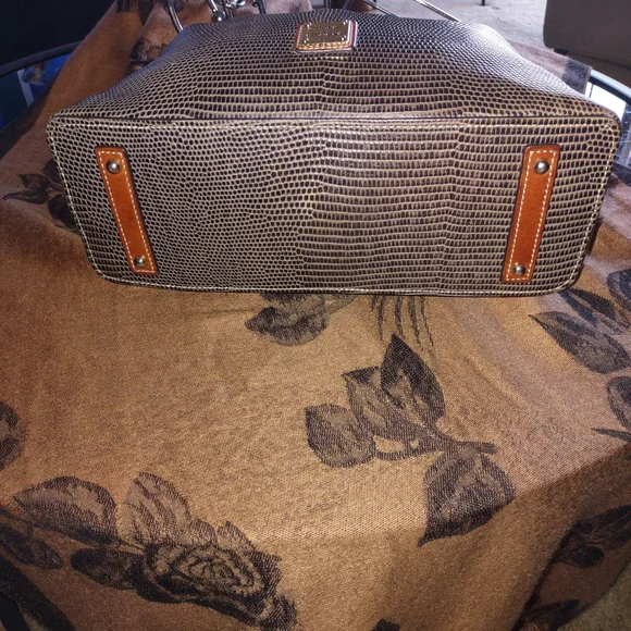 Dooney & Bourke Textured Brown and Black Shoulder Bag - Picture 4 of 12